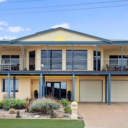 Beachside Escape On The Esplanade Christies Beach Exterior foto