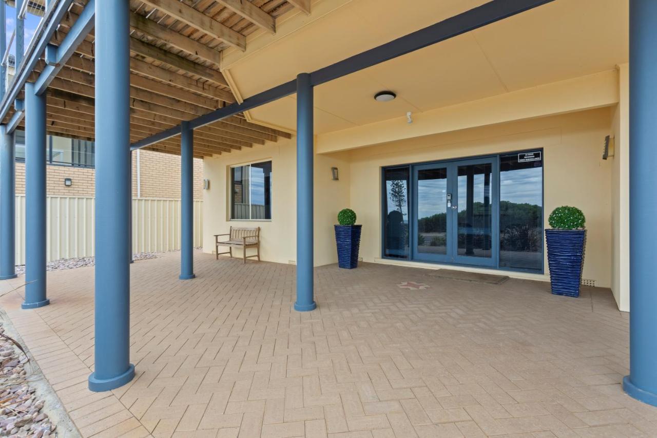Beachside Escape On The Esplanade Christies Beach Exterior foto